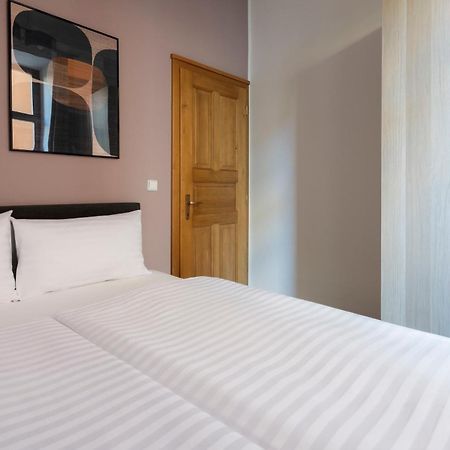 Bohemian Dreams Apartments And Suites By Dwellfort Prague Phòng bức ảnh