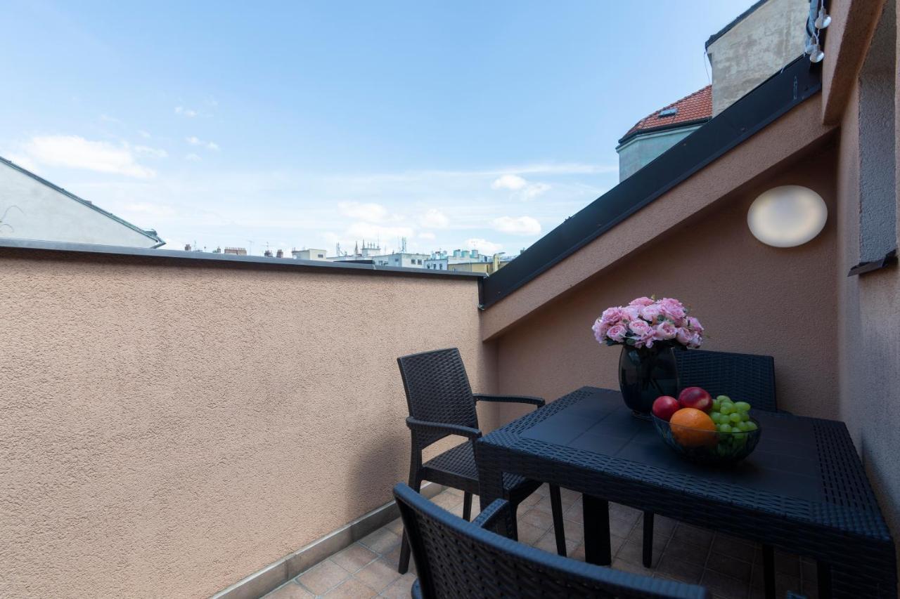 Bohemian Dreams Apartments And Suites By Dwellfort Prague Ngoại thất bức ảnh