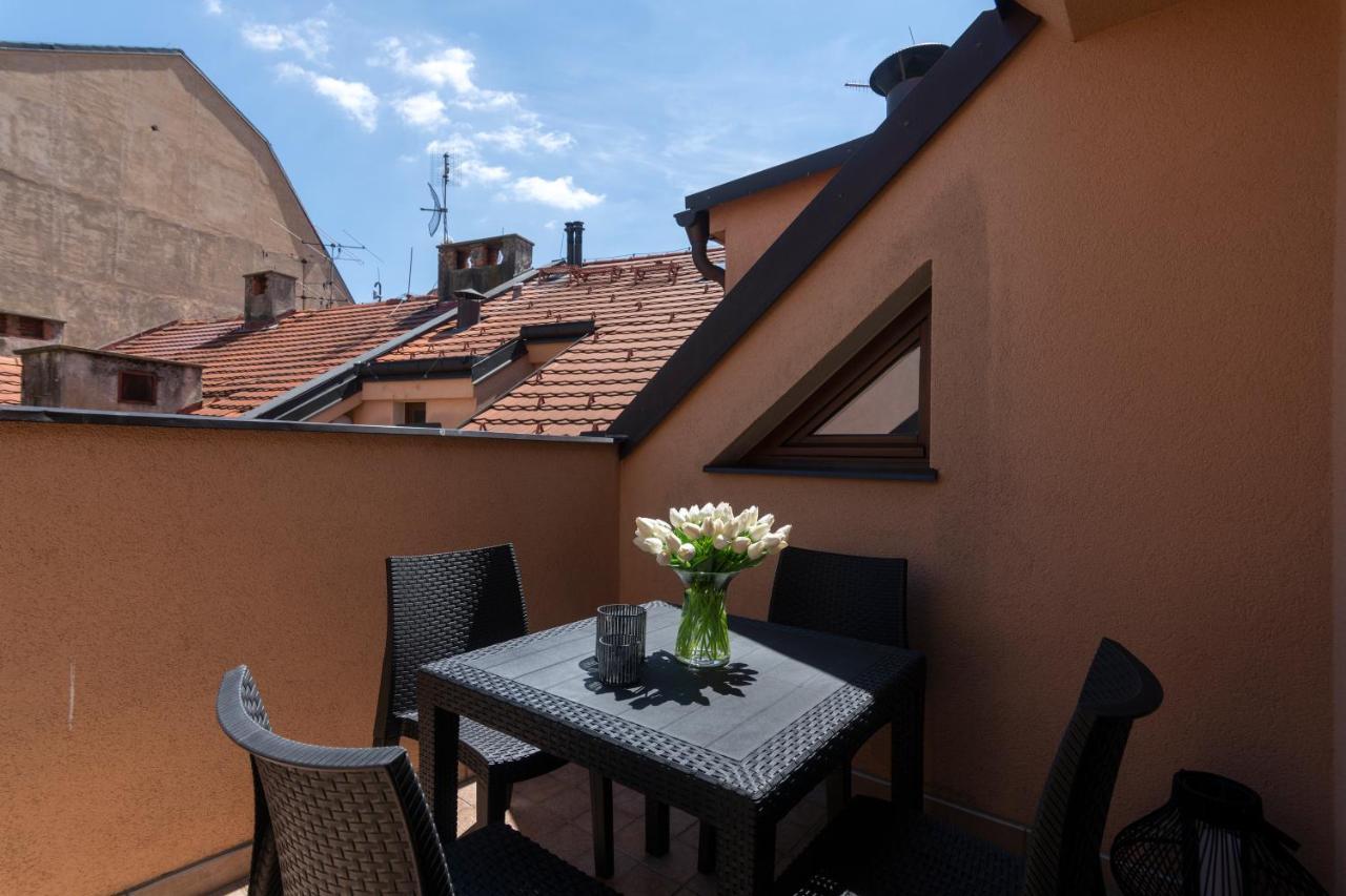 Bohemian Dreams Apartments And Suites By Dwellfort Prague Ngoại thất bức ảnh