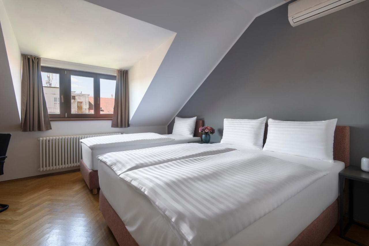 Bohemian Dreams Apartments And Suites By Dwellfort Prague Ngoại thất bức ảnh