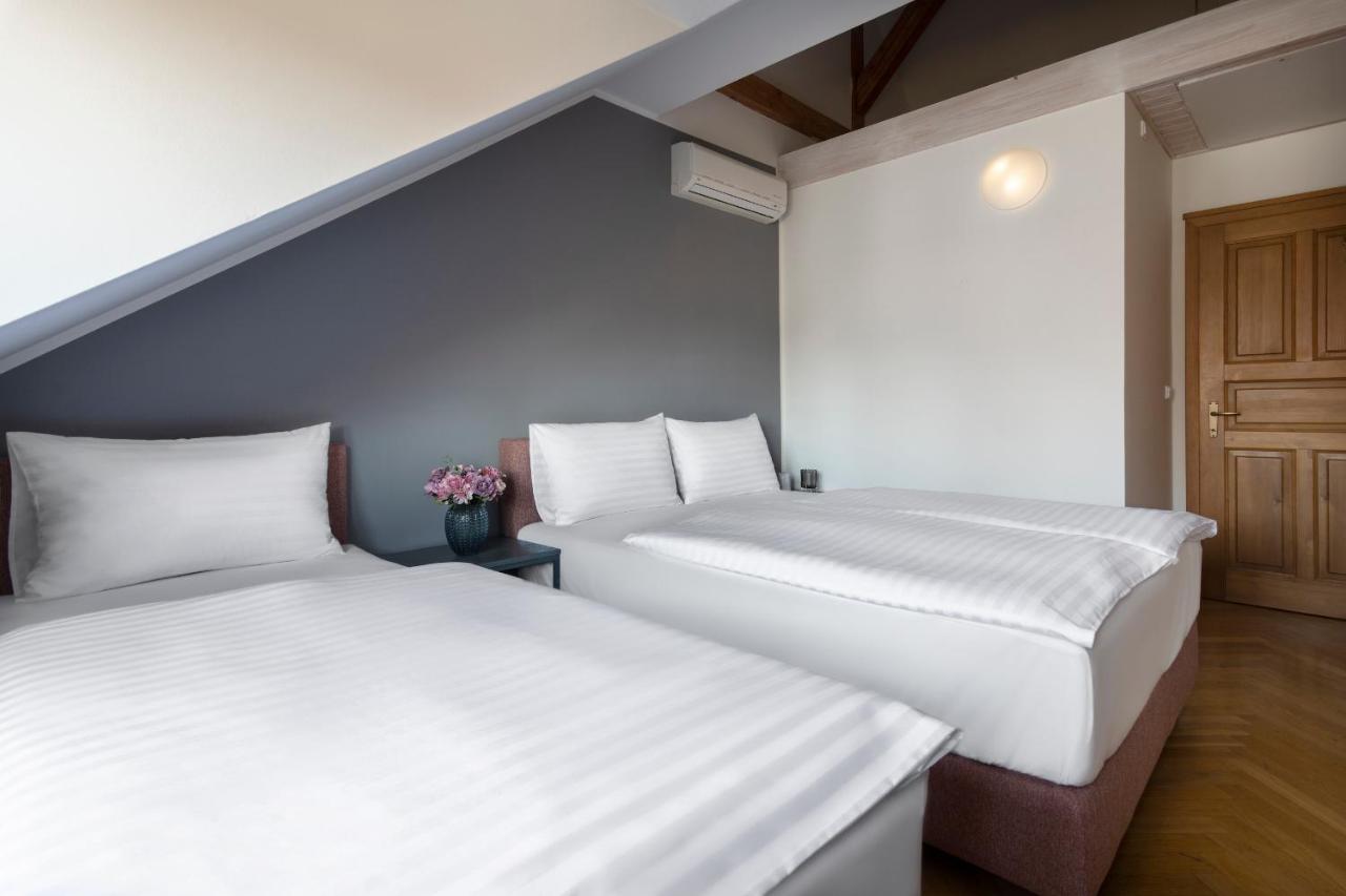 Bohemian Dreams Apartments And Suites By Dwellfort Prague Ngoại thất bức ảnh