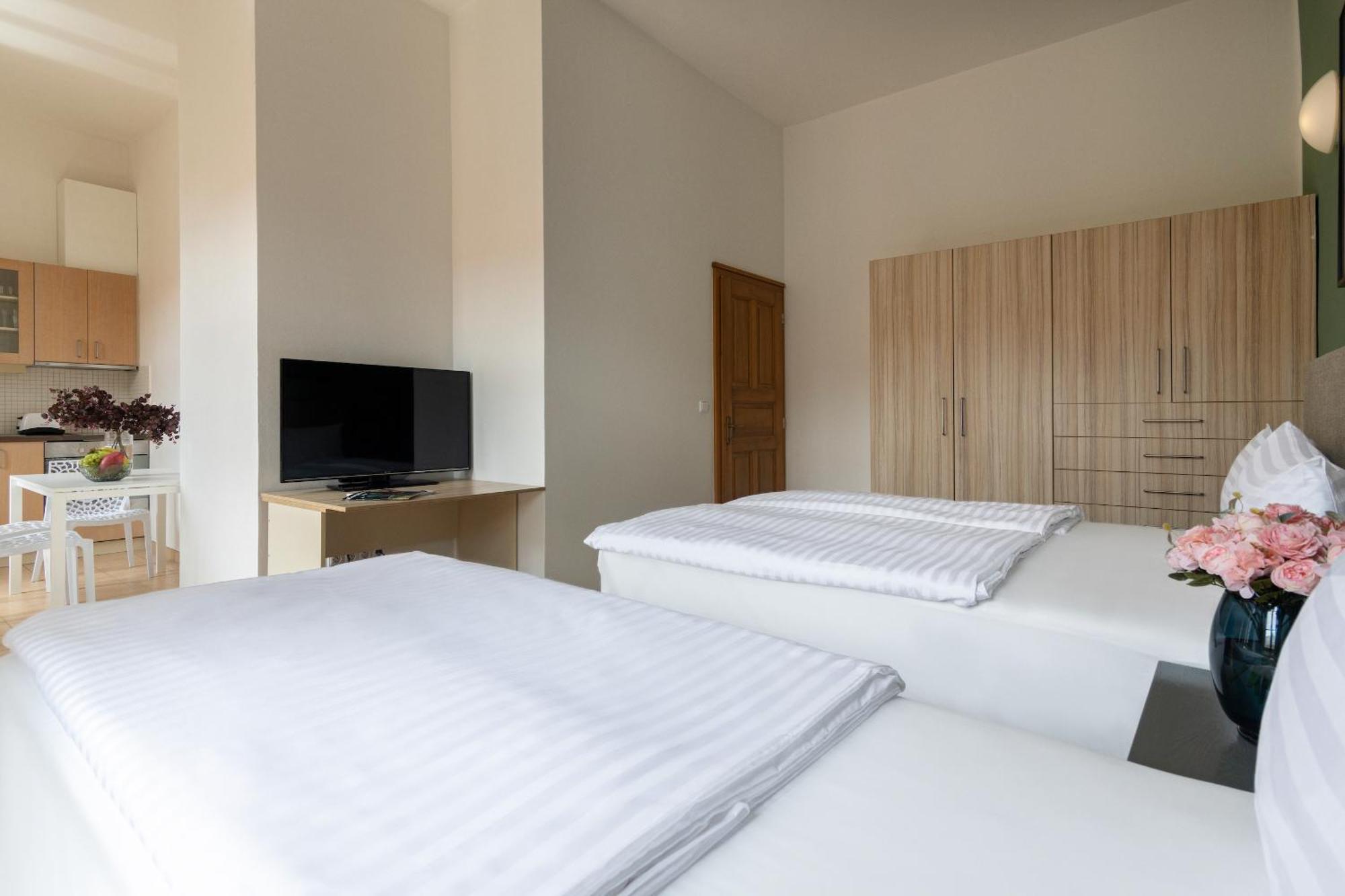 Bohemian Dreams Apartments And Suites By Dwellfort Prague Phòng bức ảnh