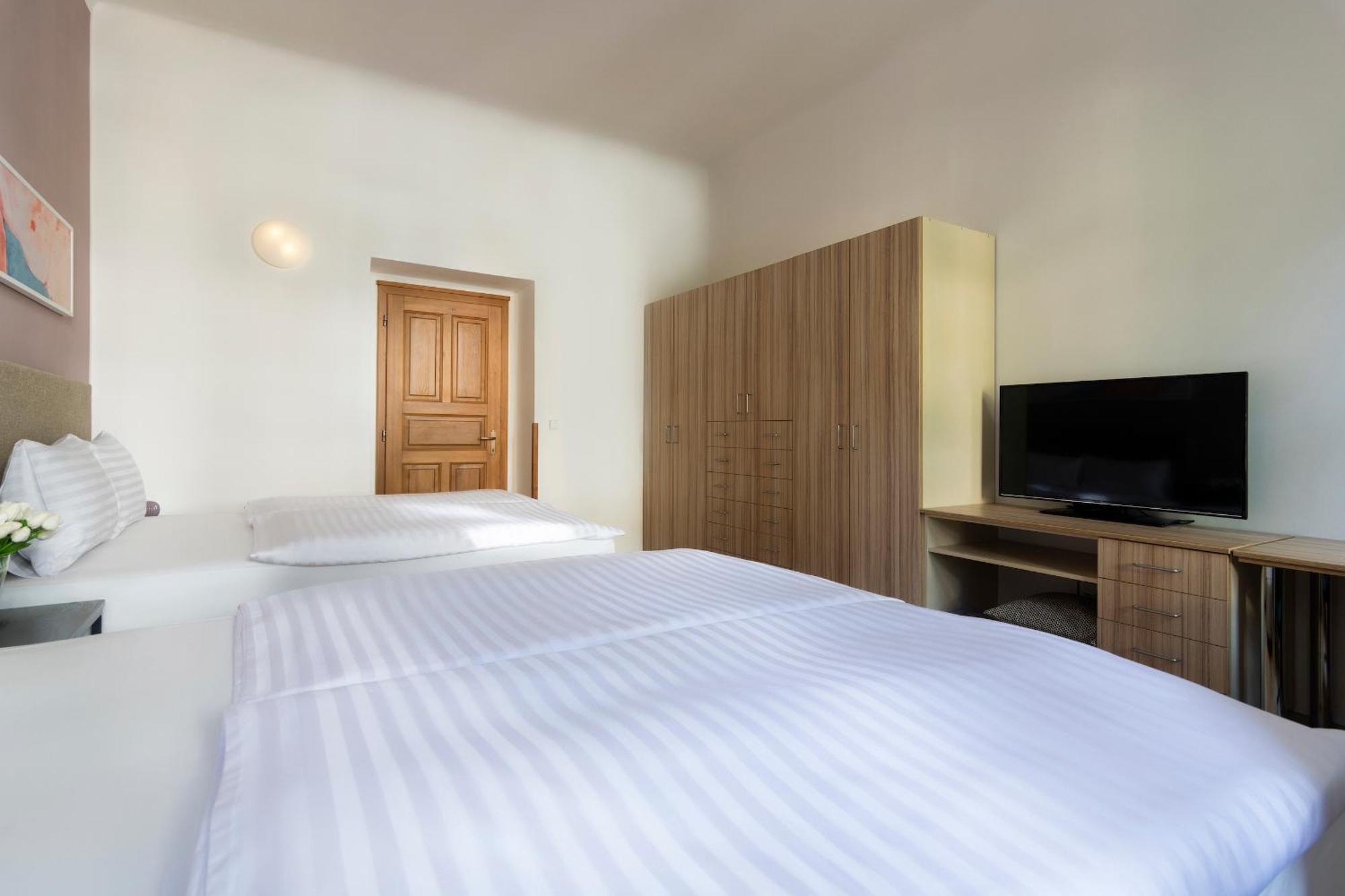 Bohemian Dreams Apartments And Suites By Dwellfort Prague Phòng bức ảnh